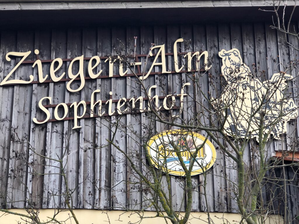 Ziegenalm Sophienhof: Hofladen und Hofalm im Harz
