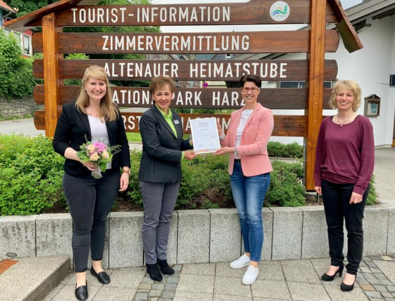 Tourist-Information Harz Welcome Center erhält Zertifikat „Harz-Information“